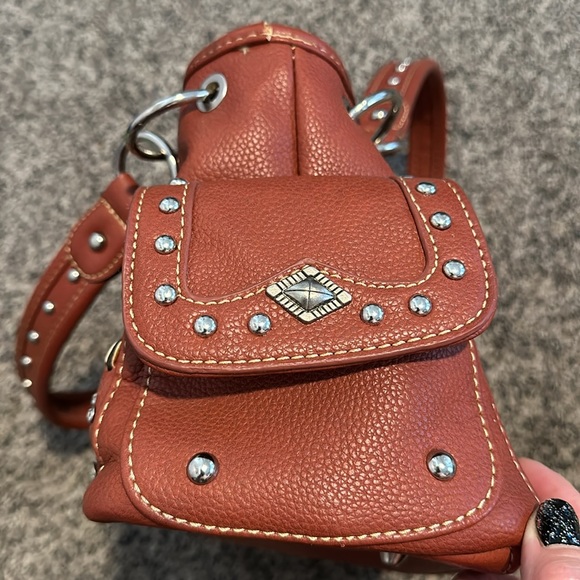 Shyanne Concealed Weapon Purse - Picture 4 of 6